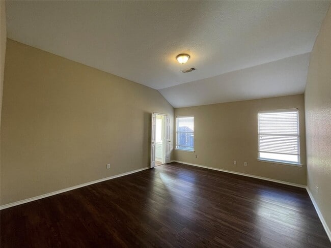Building Photo - 4601 St Thomas Pl