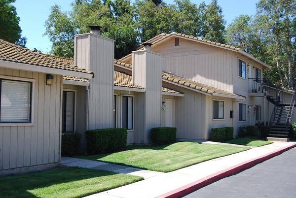 Building Photo - 1919 Quail Lakes Dr