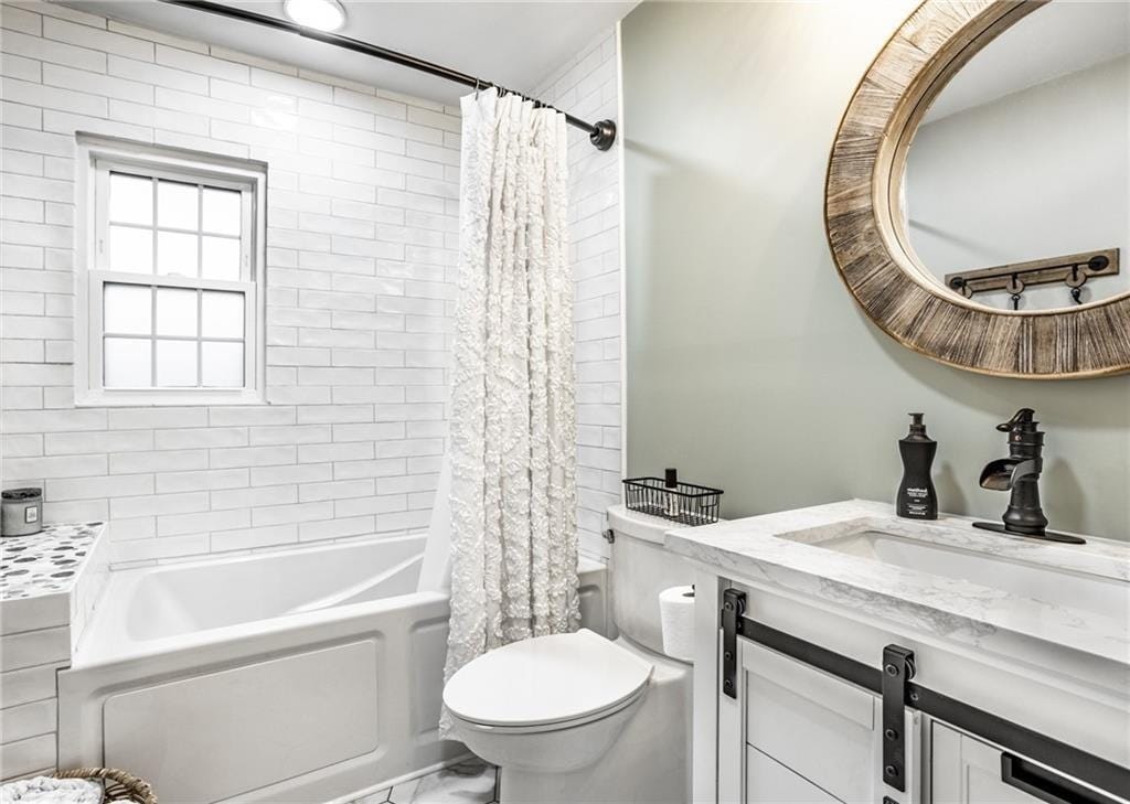 Building Photo - 5953 Rosslyn Ave