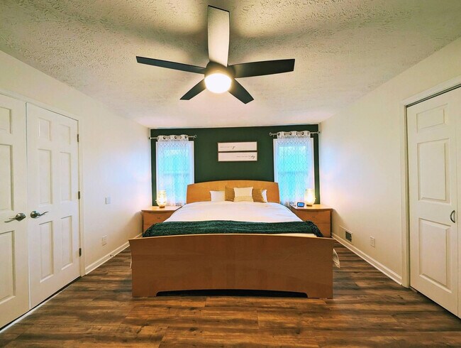 Building Photo - 1303 Colony Dr