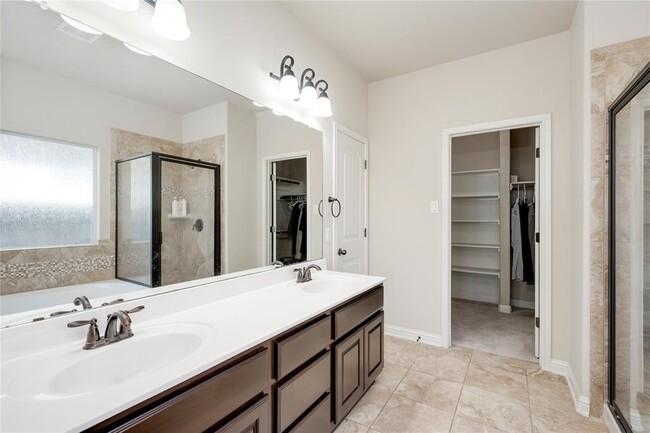 Building Photo - 4211 Oldenburg Ln