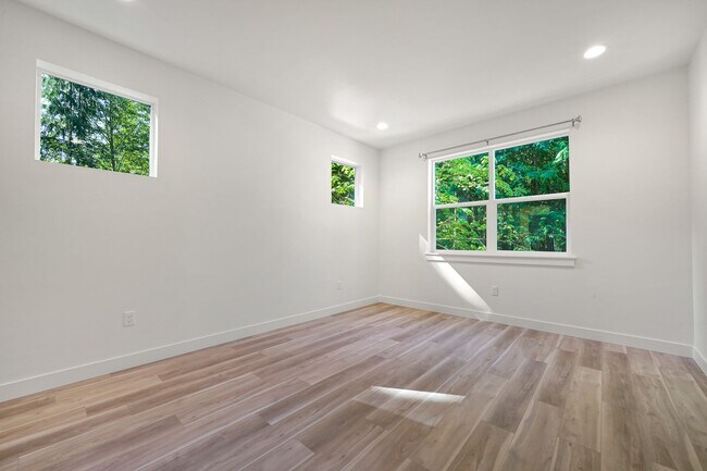 Building Photo - Modern 3BD/2.5BA Home in Sudden Valley – B...