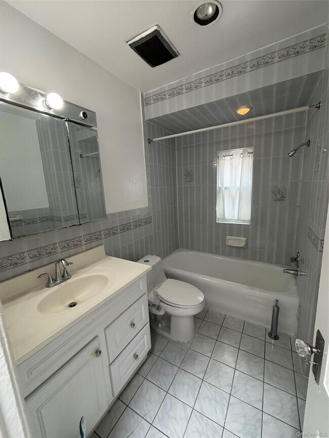 Building Photo - 132-14 81st St