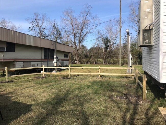 Building Photo - 17025 Wellborne Dr