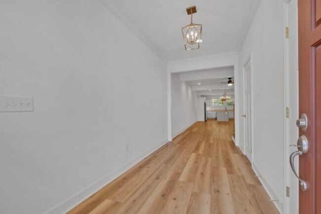 Building Photo - FOR LEASE - NEW BUILD TOWNHOME LOCATED IN ...