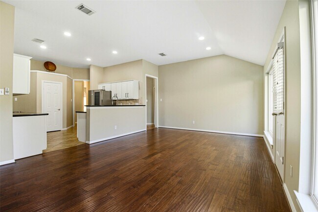 Building Photo - 15522 Valley Plum Ct