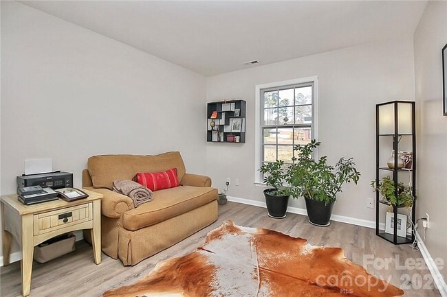 Building Photo - 8729 Timbercrest Cir