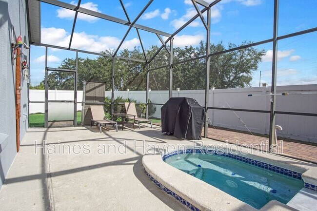Building Photo - 403 Corvina Dr