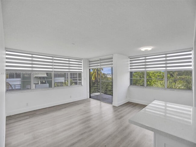 Building Photo - 2771 Taft St