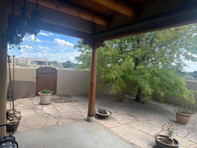Building Photo - 54 Encantado Loop