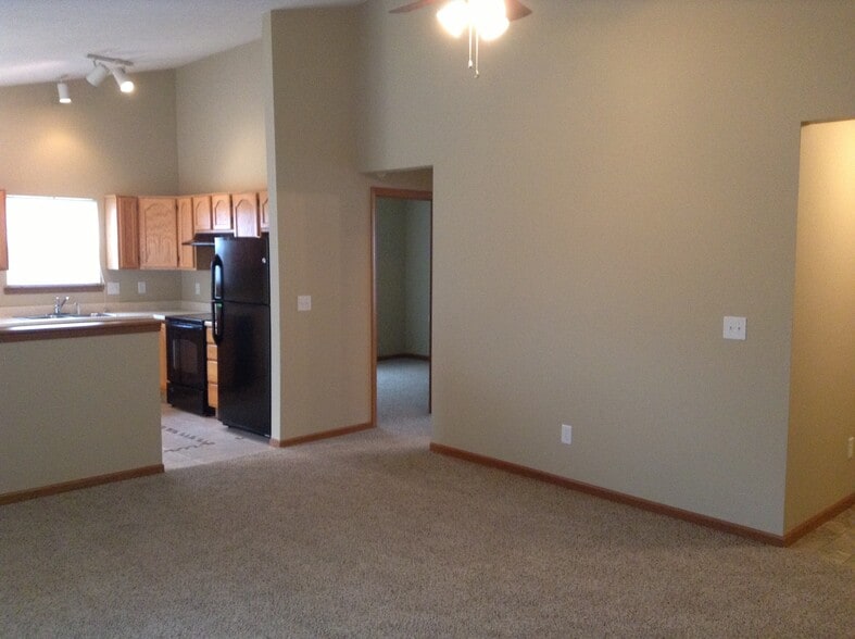 Building Photo - 6324 Blakeview Dr
