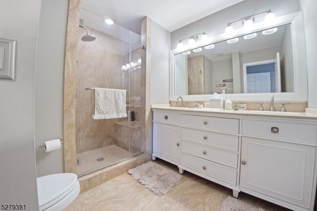 Building Photo - 78 Kent Dr