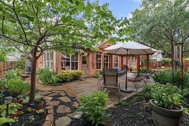 Building Photo - 1475 Applewood Dr