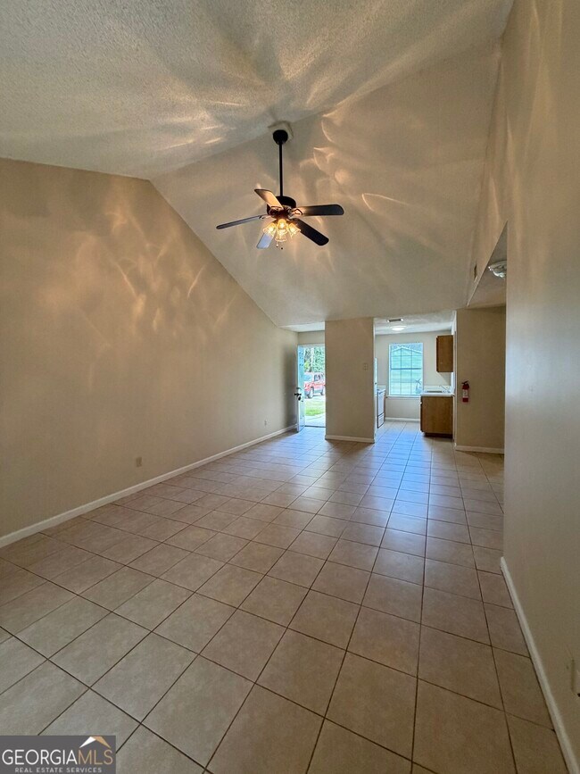 Building Photo - 414 Admiral's Walk Dr