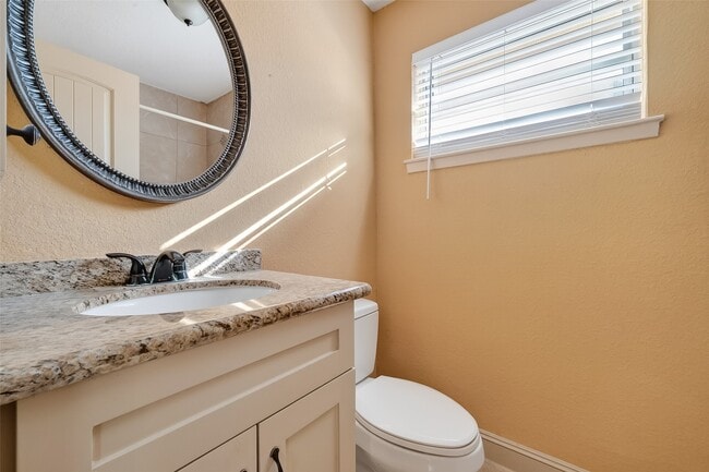 Building Photo - 6231 S Briar Knoll Dr