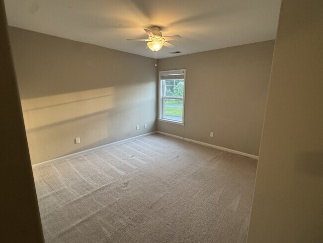 Building Photo - 139 Tahoe Dr