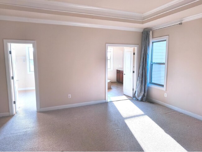 Building Photo - Luxurious Single-Family Home in Vibrant One Loudoun!
