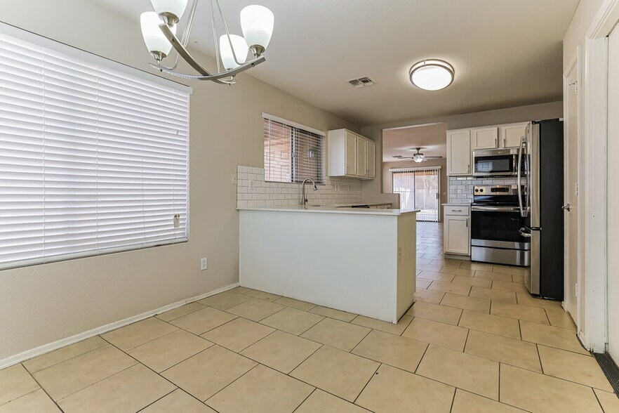 Building Photo - 2513 N 114th Ave