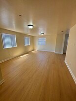 Building Photo - 314 E 120th St