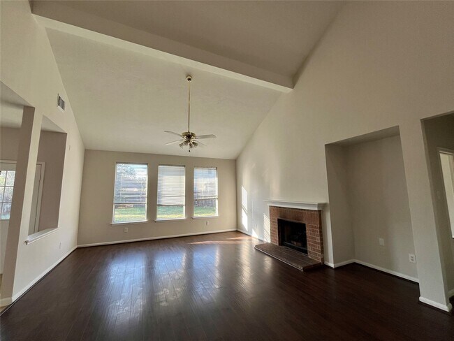 Building Photo - 3847 Landon Park Dr
