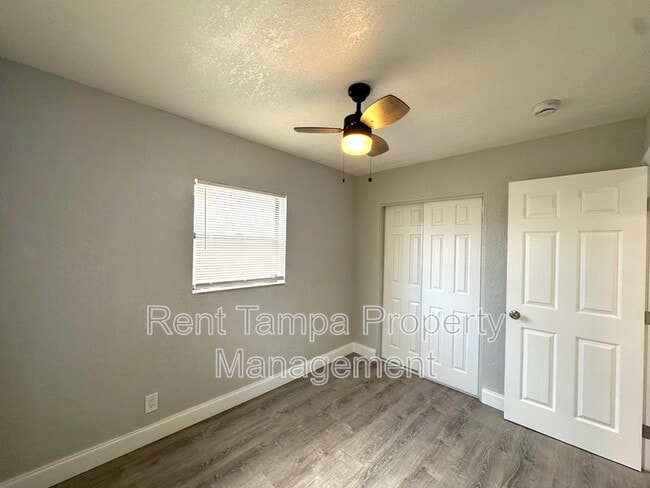 Building Photo - 1036 1/2 19th Street South - Upper