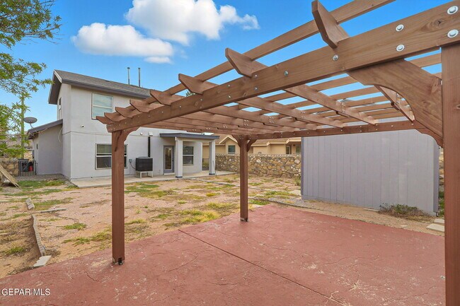 Building Photo - 12325 Tierra Bella Dr
