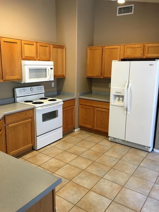 Building Photo - 3119 N 130th Ln