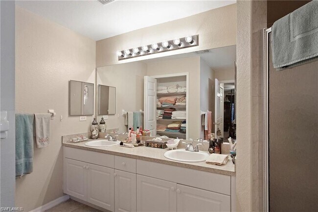 Building Photo - 2931 NW 9th Terrace