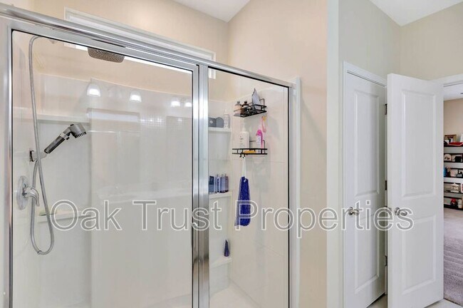 Building Photo - 142 Airy Dr