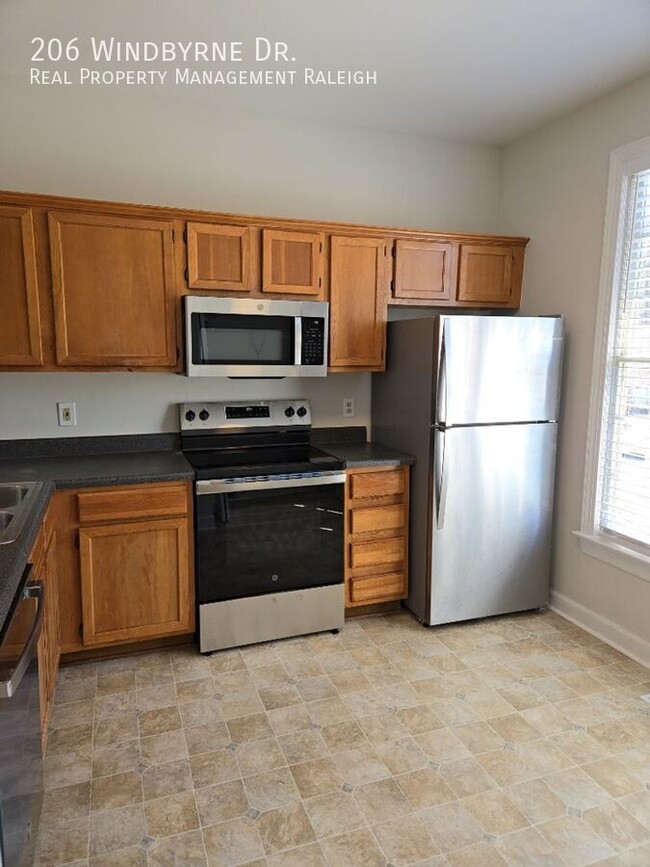 Building Photo - 206 Windbyrne Dr