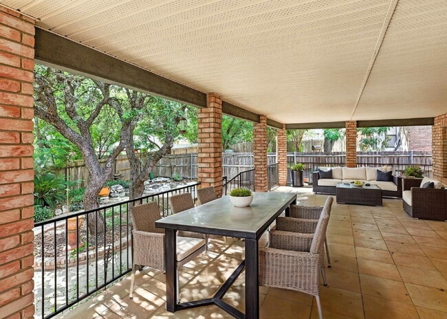 Building Photo - 22023 Oriole Hill Dr