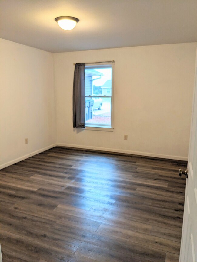 Building Photo - 3816 Kensington Pl