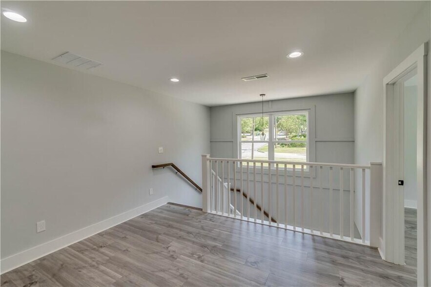 Building Photo - 2387 Highpoint Rd