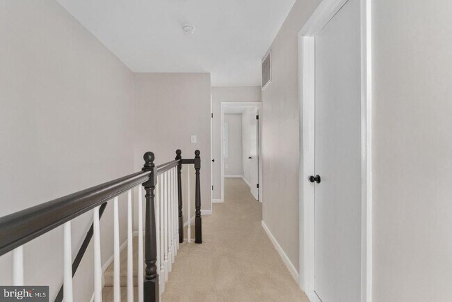 Building Photo - 14843 Emberdale Dr