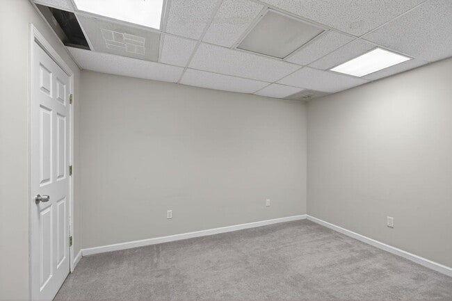 Building Photo - 3 bedroom Ranch with partially finished basement