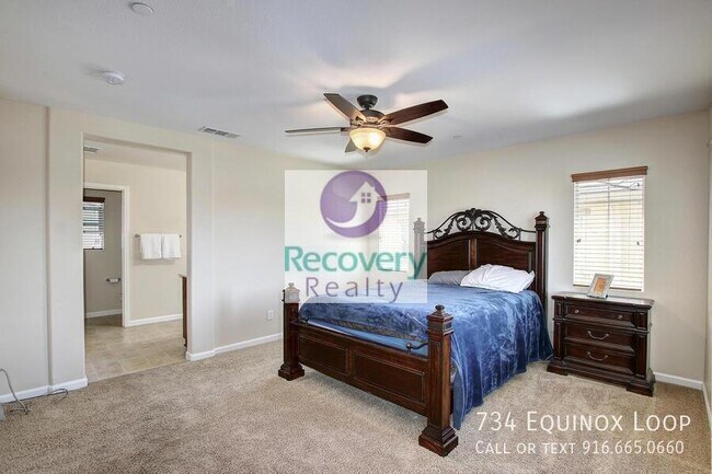 Building Photo - 734 Equinox Loop