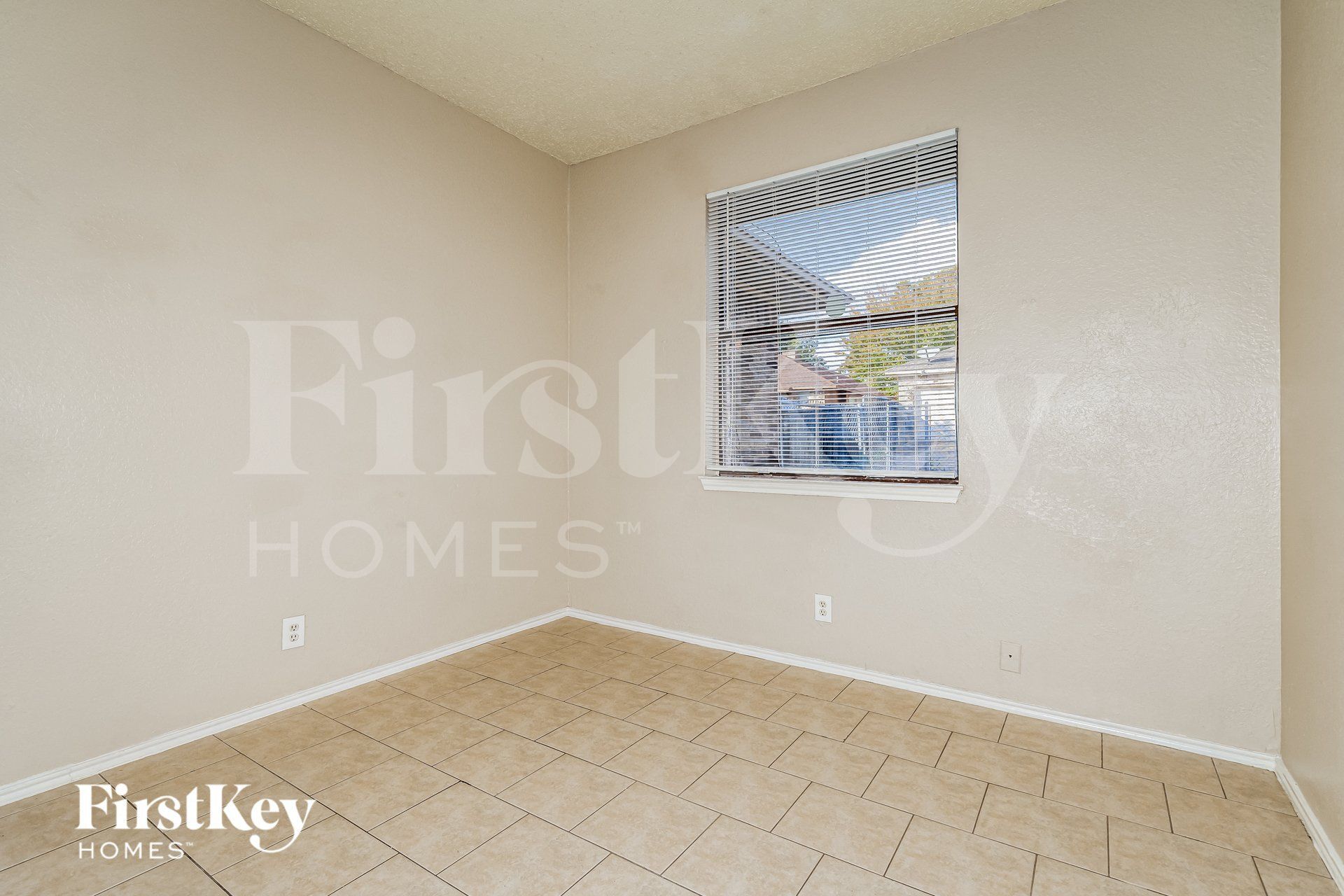 Building Photo - 1113 Sandalwood Ln