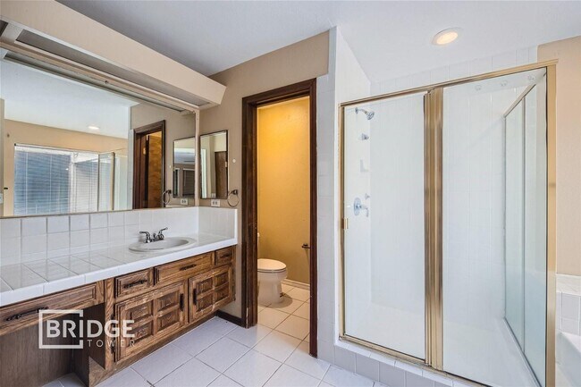 Building Photo - 3005 Saddlehead Dr