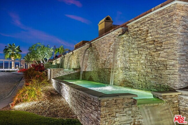 Building Photo - 11 Via Santa Ramona