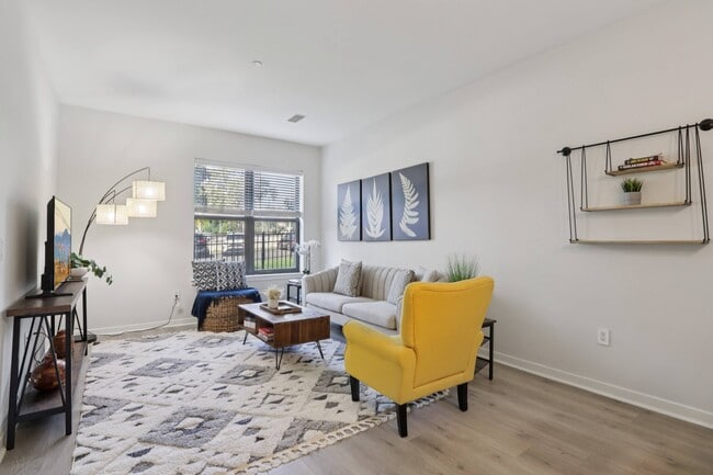 Building Photo - The View at Old City