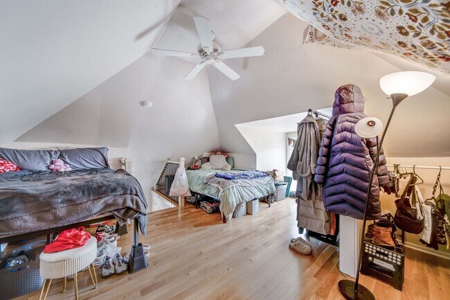 Building Photo - Ultimate 6-Bedroom House with Amazing Front Porch!