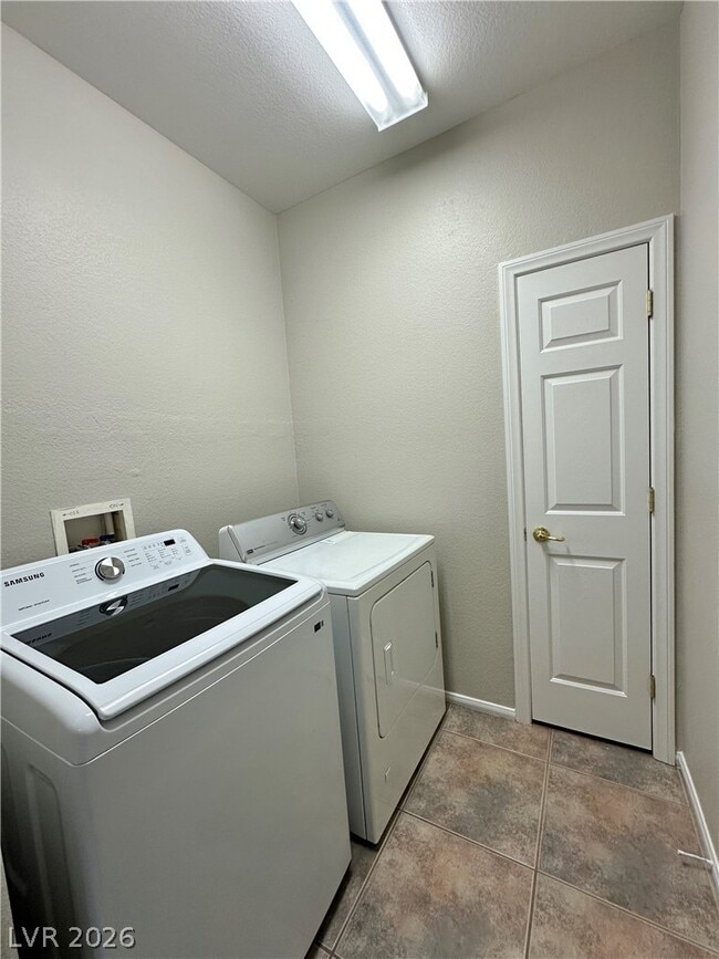 Building Photo - 3143 Diamond Crest Ln