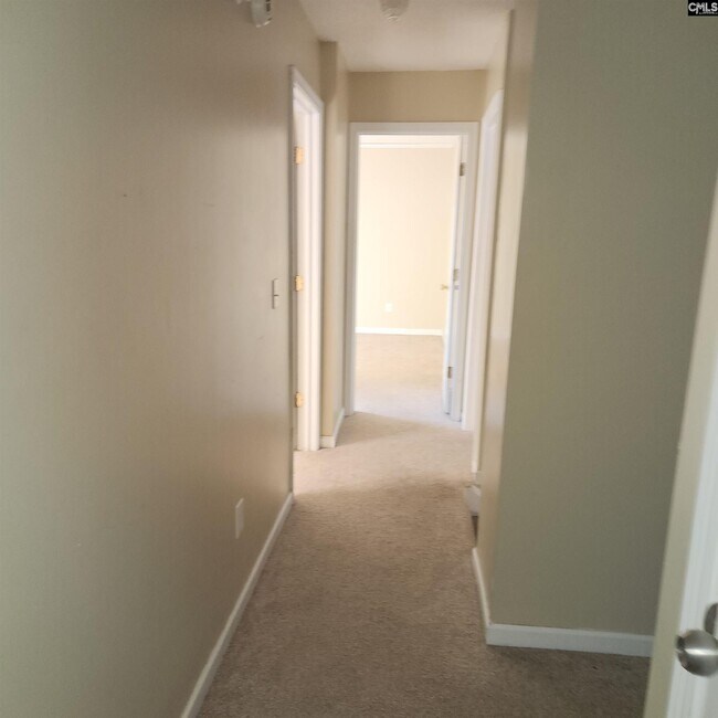 Building Photo - 19 Barnley Ct