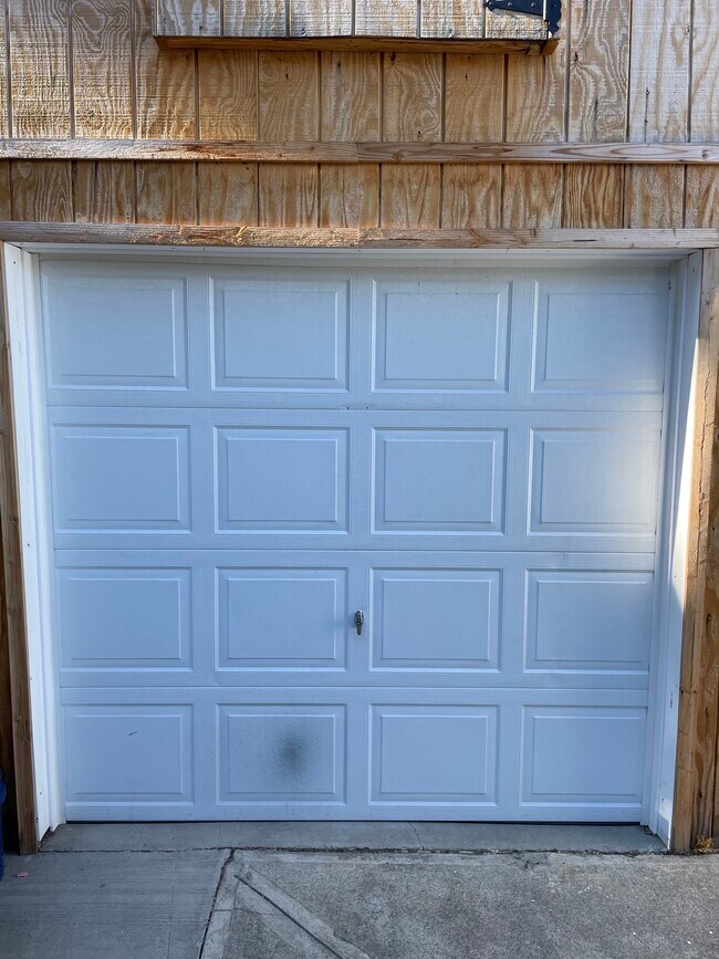 Building Photo - 3124 W Fairview Ave