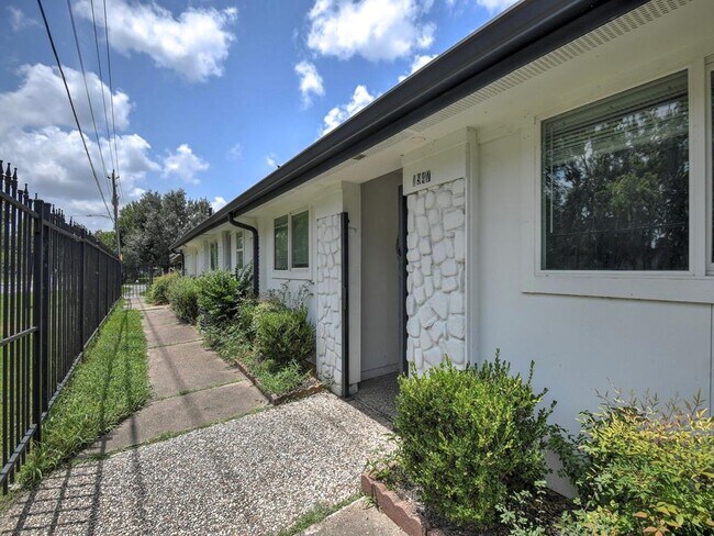 Building Photo - 1947 Ojeman Rd