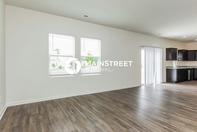 Building Photo - 4 Bedroom Pet-Friendly Home in Zebulon, NC with Main Street Renewal