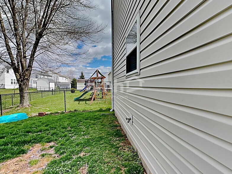 Building Photo - 6726 Aviva Way
