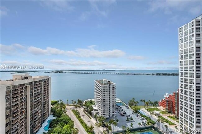 Building Photo - 151 SE 15th Rd