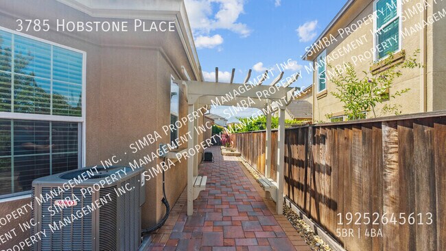 Building Photo - 3785 Hobstone Pl