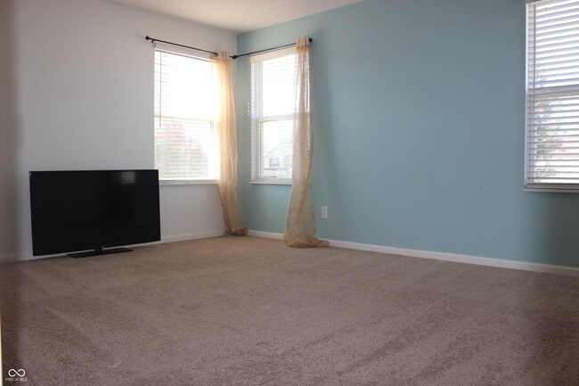 Building Photo - 5064 Gunston Ln